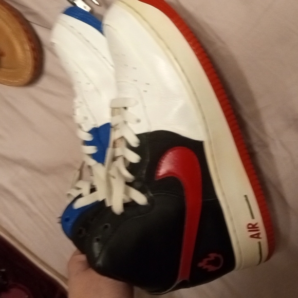 Nike Air Hi-Tops - Picture 2 of 5